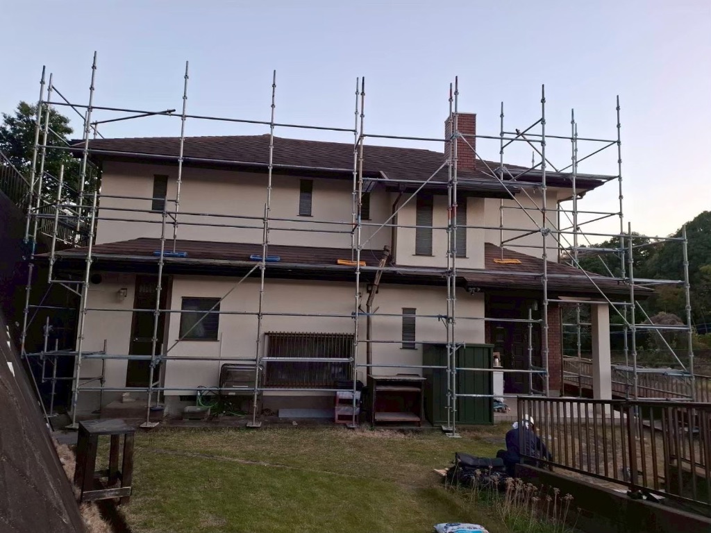 施工前：足場設置中